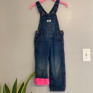 Super warm and cute fleece lined OshKosh overall for toddler 💖